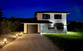Luxury Villa Rosemary With Free Parking In Szentendre